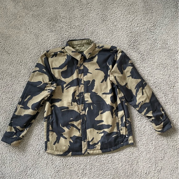 North face reversible shirt jacket - Picture 2 of 4